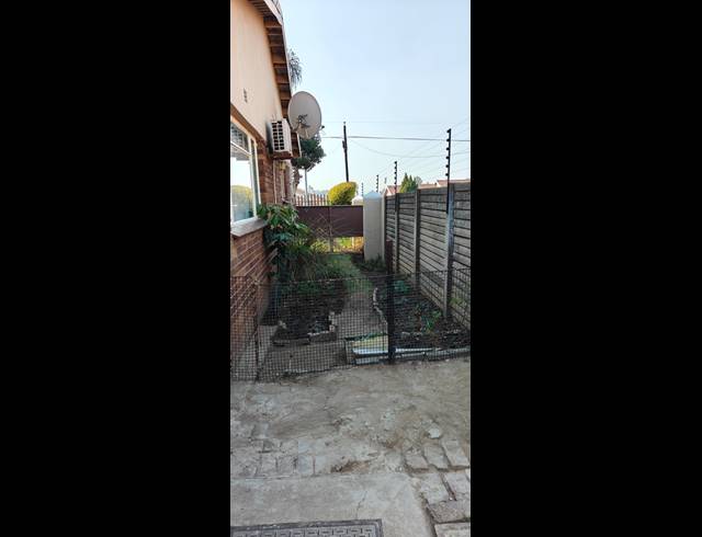3 BEDROOM HOUSE FOR SALE IN LENNOXTON